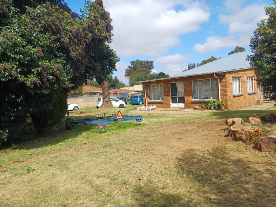 5 Bedroom Property for Sale in Struisbult Gauteng