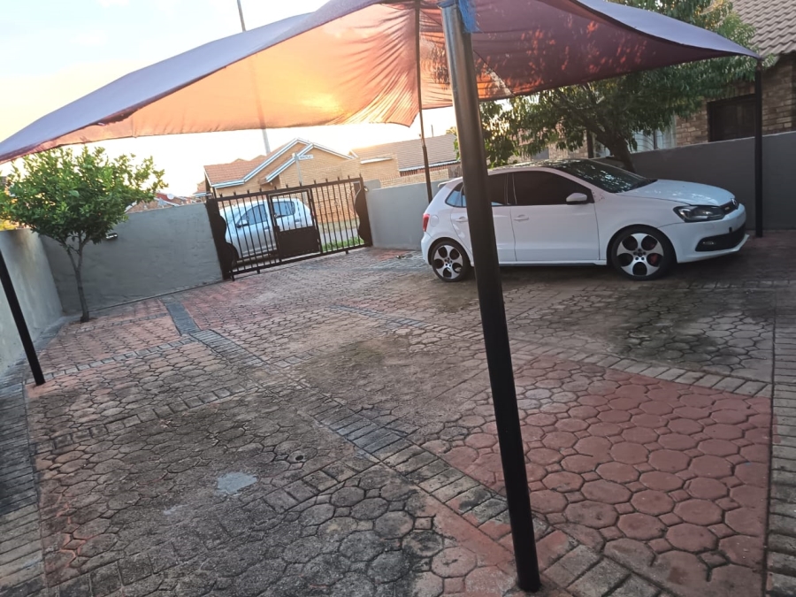 2 Bedroom Property for Sale in Soshanguve K Gauteng