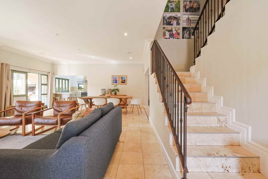 5 Bedroom Property for Sale in Baileys Muckleneuk Gauteng