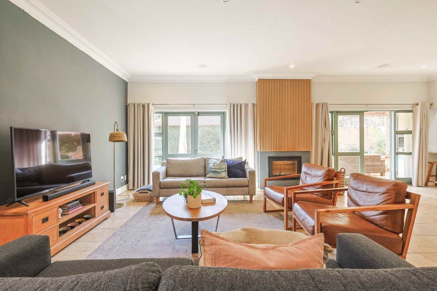 5 Bedroom Property for Sale in Baileys Muckleneuk Gauteng