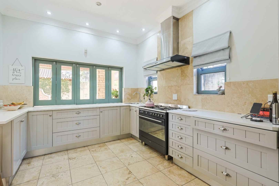 5 Bedroom Property for Sale in Baileys Muckleneuk Gauteng