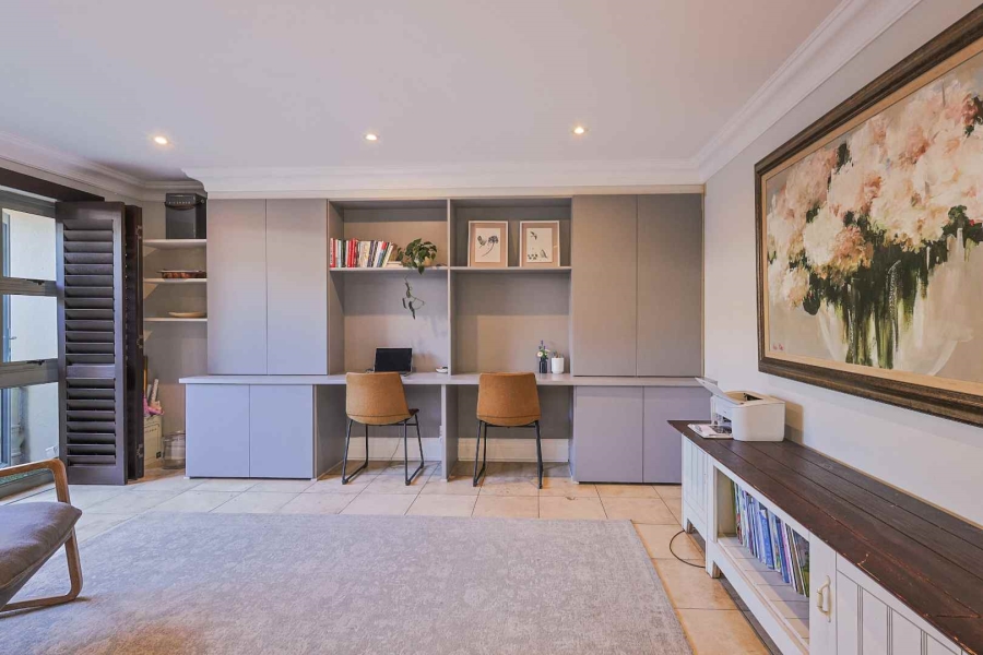 5 Bedroom Property for Sale in Baileys Muckleneuk Gauteng