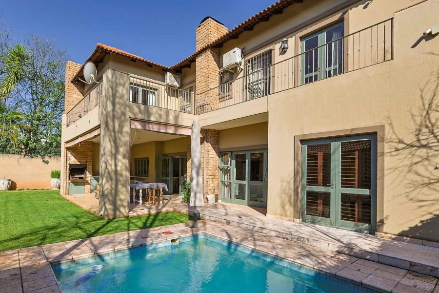 5 Bedroom Property for Sale in Baileys Muckleneuk Gauteng