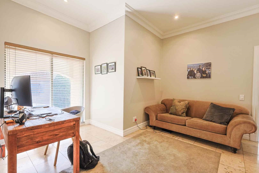 5 Bedroom Property for Sale in Baileys Muckleneuk Gauteng