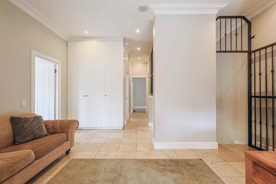 5 Bedroom Property for Sale in Baileys Muckleneuk Gauteng