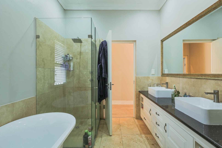 5 Bedroom Property for Sale in Baileys Muckleneuk Gauteng