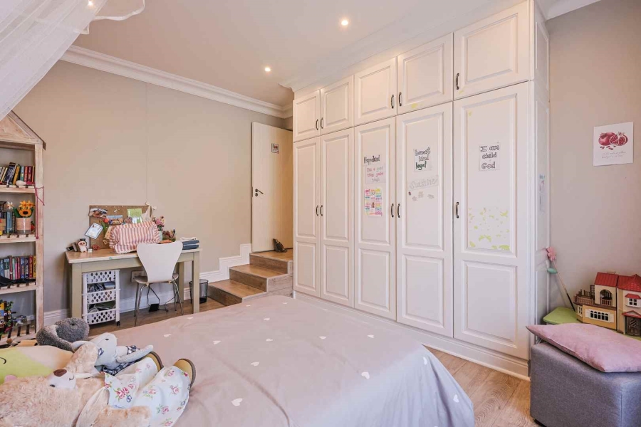 5 Bedroom Property for Sale in Baileys Muckleneuk Gauteng