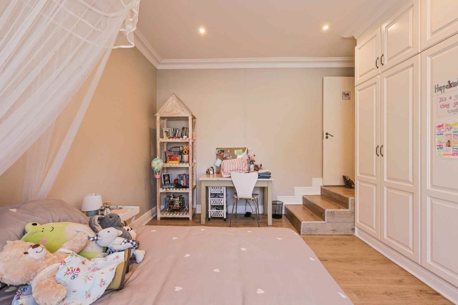 5 Bedroom Property for Sale in Baileys Muckleneuk Gauteng
