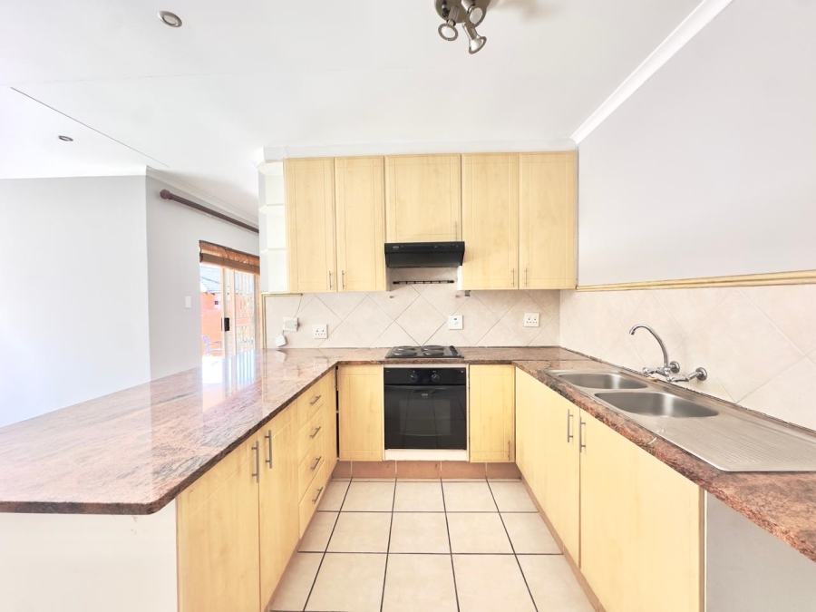 To Let 3 Bedroom Property for Rent in Mooikloof Ridge Gauteng