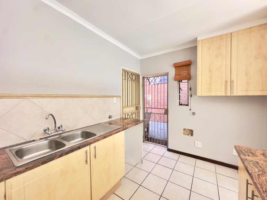 To Let 3 Bedroom Property for Rent in Mooikloof Ridge Gauteng