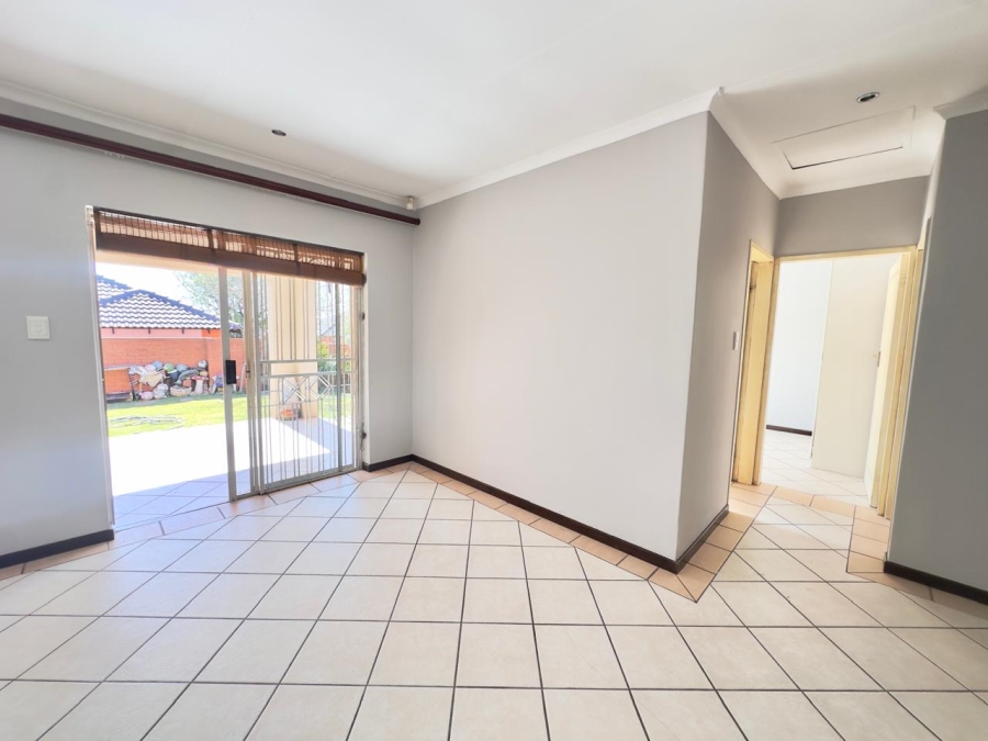 To Let 3 Bedroom Property for Rent in Mooikloof Ridge Gauteng