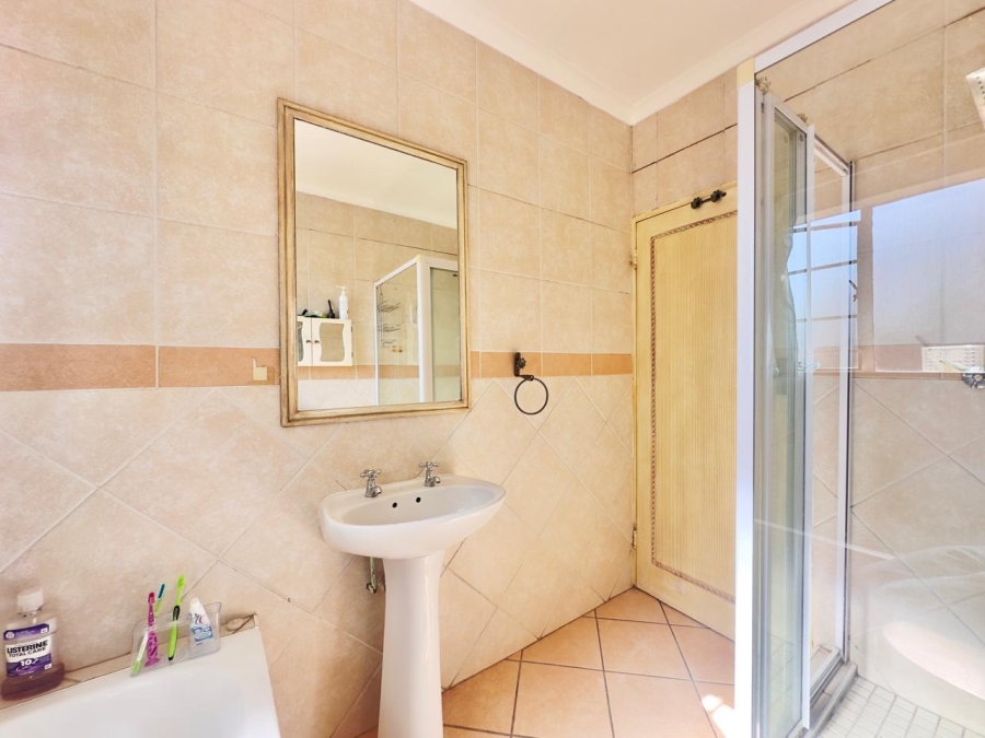 To Let 3 Bedroom Property for Rent in Mooikloof Ridge Gauteng