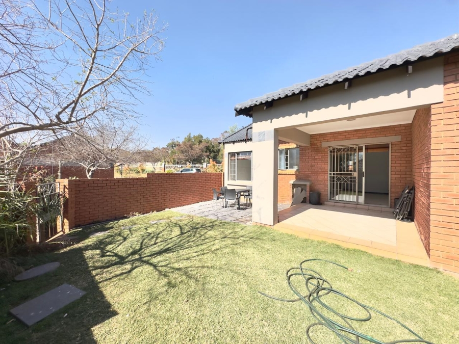 To Let 3 Bedroom Property for Rent in Mooikloof Ridge Gauteng
