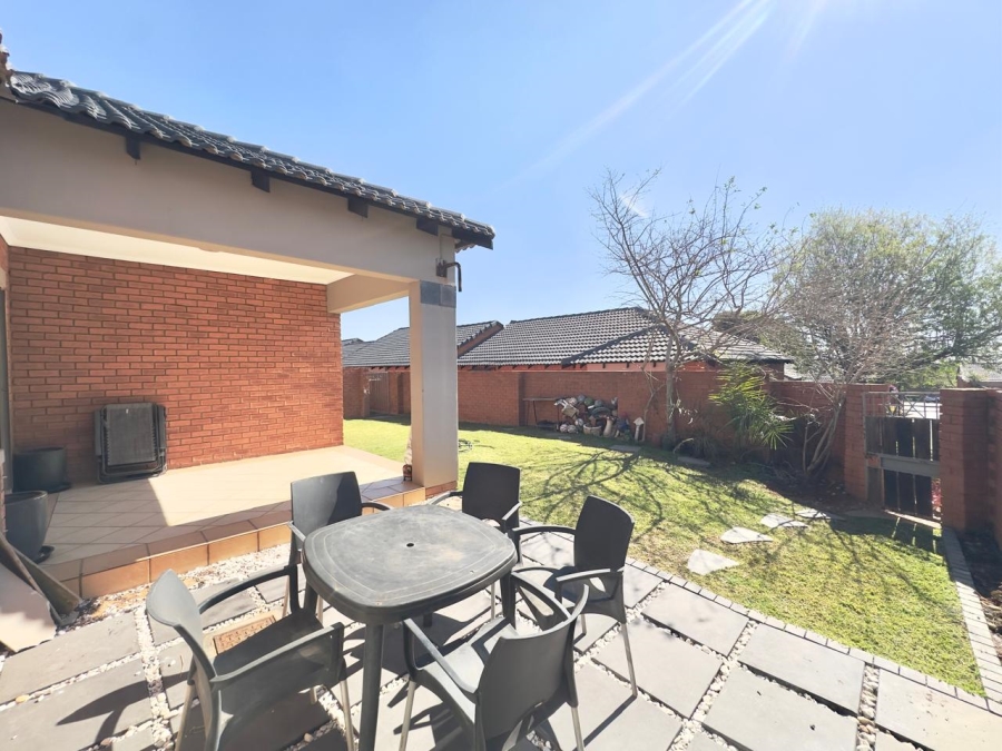 To Let 3 Bedroom Property for Rent in Mooikloof Ridge Gauteng