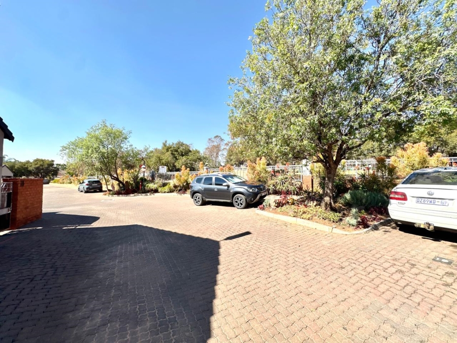 To Let 3 Bedroom Property for Rent in Mooikloof Ridge Gauteng