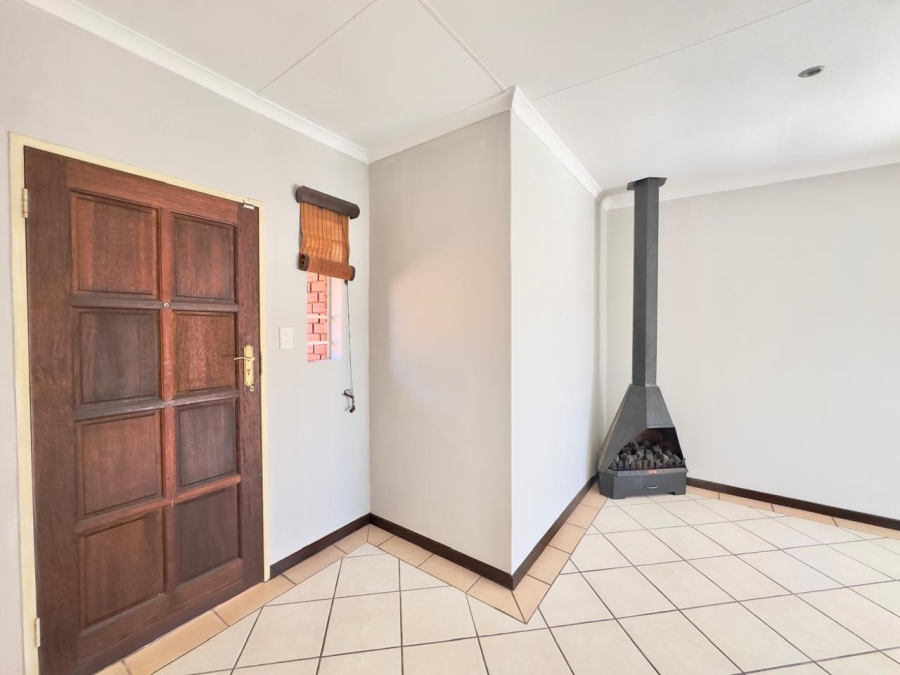 To Let 3 Bedroom Property for Rent in Mooikloof Ridge Gauteng