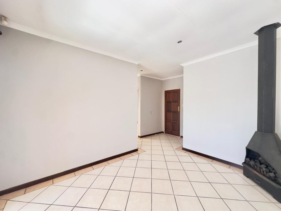 To Let 3 Bedroom Property for Rent in Mooikloof Ridge Gauteng