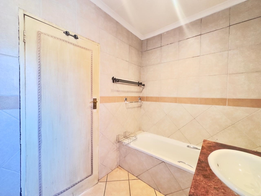 To Let 3 Bedroom Property for Rent in Mooikloof Ridge Gauteng