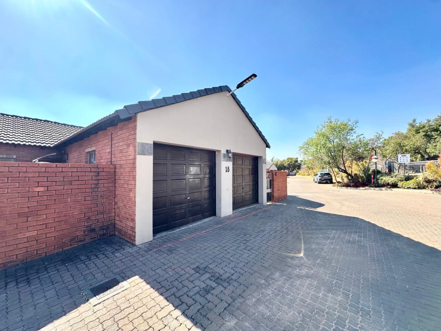 To Let 3 Bedroom Property for Rent in Mooikloof Ridge Gauteng