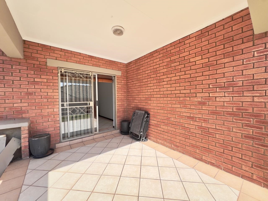 To Let 3 Bedroom Property for Rent in Mooikloof Ridge Gauteng