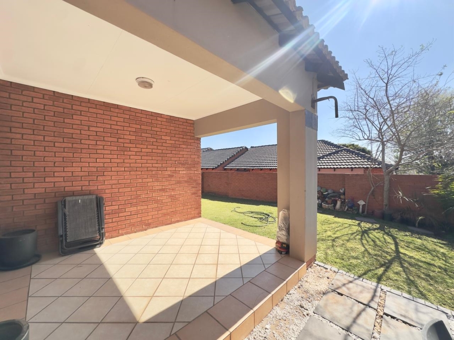 To Let 3 Bedroom Property for Rent in Mooikloof Ridge Gauteng