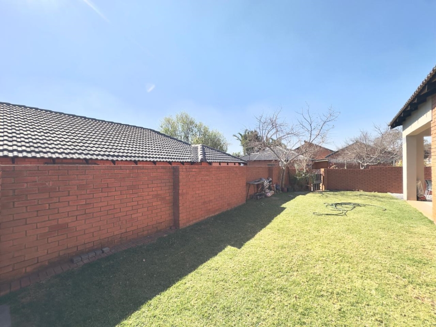 To Let 3 Bedroom Property for Rent in Mooikloof Ridge Gauteng