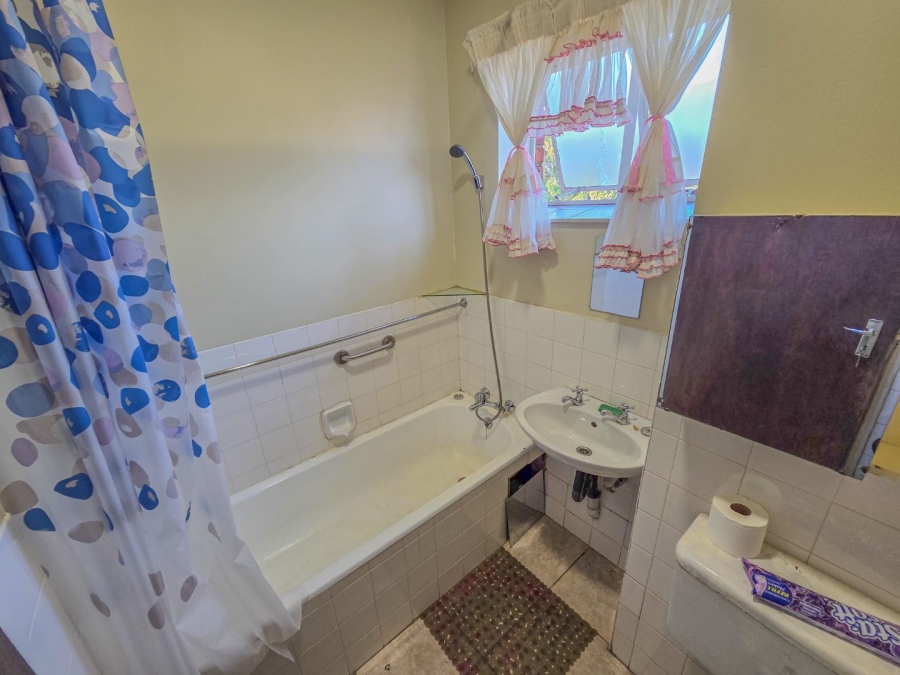 To Let 1 Bedroom Property for Rent in Waverley Gauteng