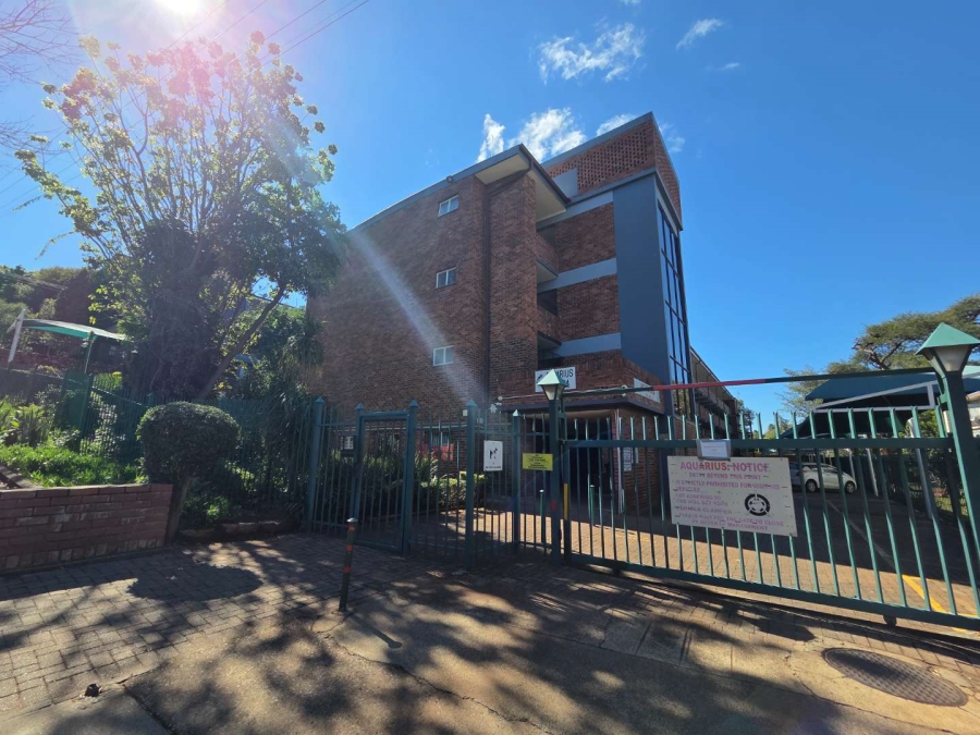 To Let 1 Bedroom Property for Rent in Waverley Gauteng