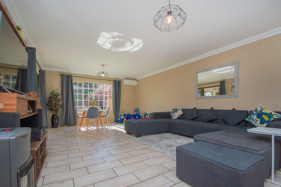 3 Bedroom Property for Sale in Honeydew Grove Gauteng
