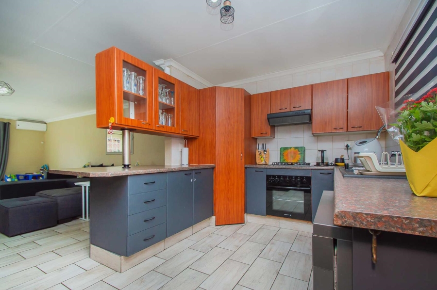 3 Bedroom Property for Sale in Honeydew Grove Gauteng