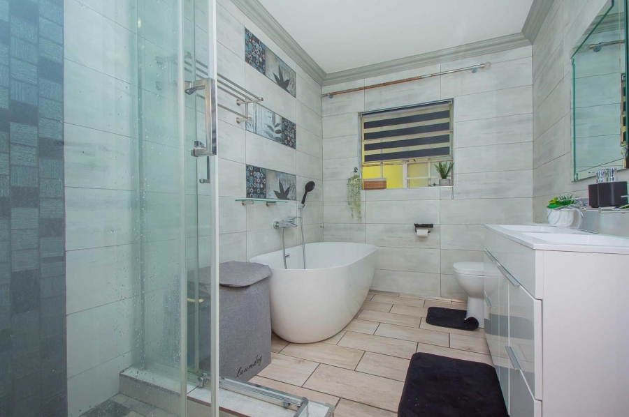 3 Bedroom Property for Sale in Honeydew Grove Gauteng