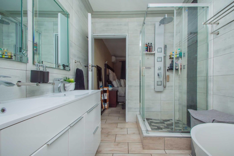 3 Bedroom Property for Sale in Honeydew Grove Gauteng