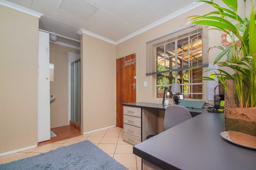 3 Bedroom Property for Sale in Honeydew Grove Gauteng