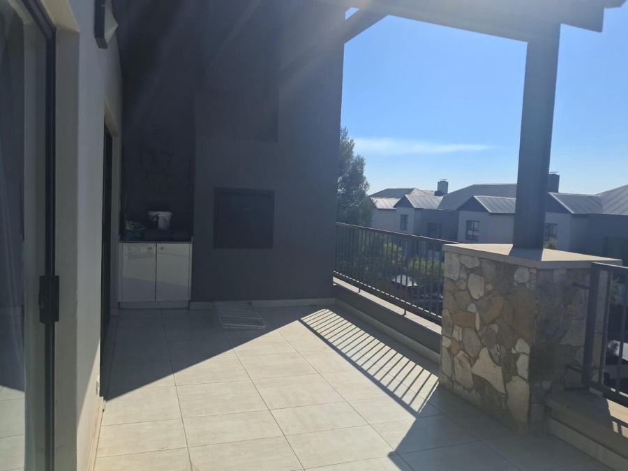 2 Bedroom Property for Sale in Waterfall Gauteng