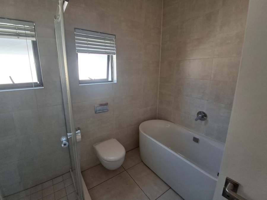 2 Bedroom Property for Sale in Waterfall Gauteng