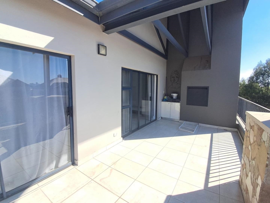 2 Bedroom Property for Sale in Waterfall Gauteng