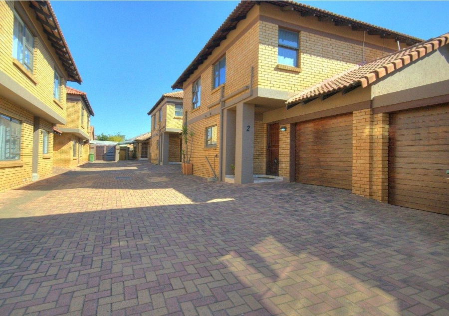 3 Bedroom Property for Sale in New Redruth Gauteng
