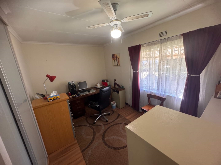 3 Bedroom Property for Sale in Brackendowns Gauteng