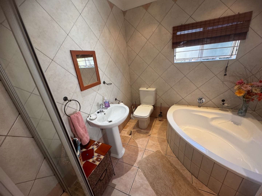 3 Bedroom Property for Sale in Brackendowns Gauteng