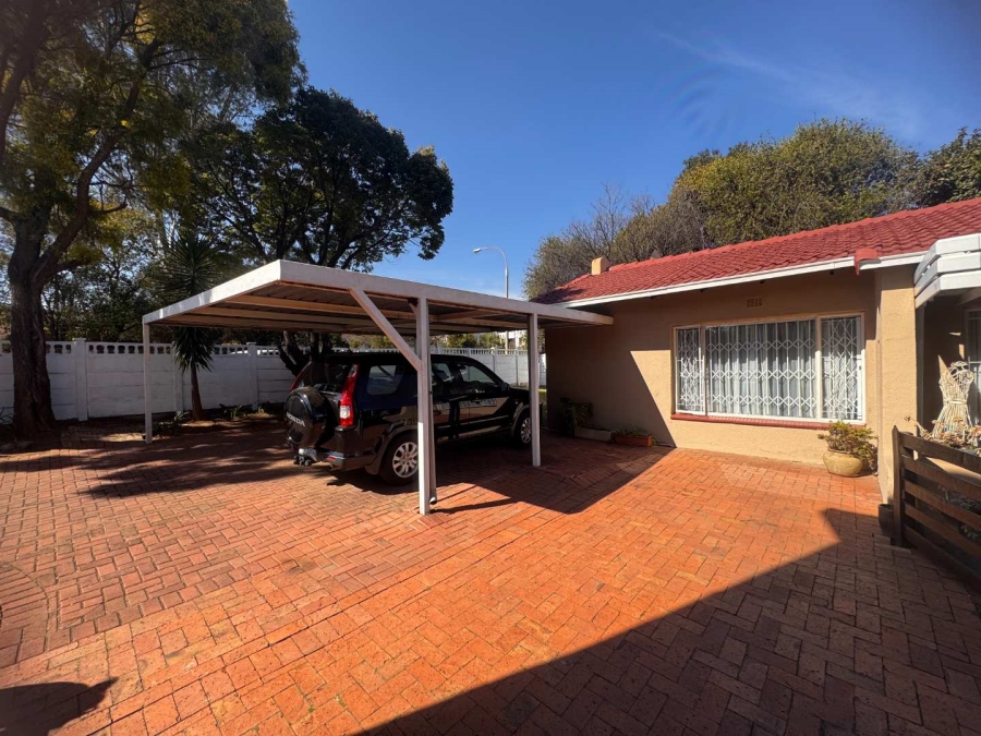 3 Bedroom Property for Sale in Brackendowns Gauteng
