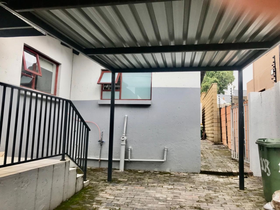 To Let 1 Bedroom Property for Rent in Parkmore Gauteng