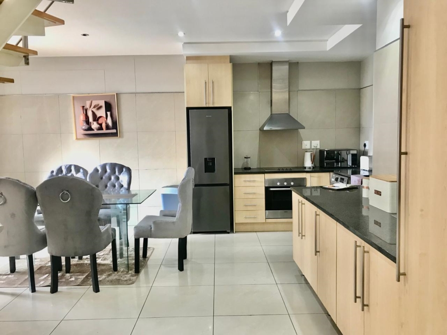 To Let 1 Bedroom Property for Rent in Sandown Gauteng