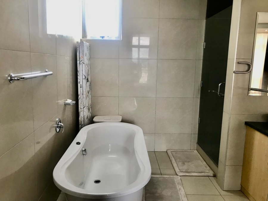 To Let 1 Bedroom Property for Rent in Sandown Gauteng