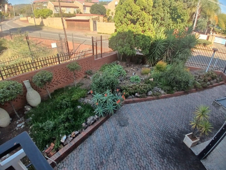 To Let 2 Bedroom Property for Rent in Groenkloof Gauteng
