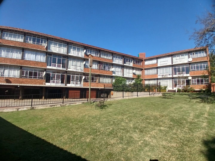 To Let 2 Bedroom Property for Rent in Groenkloof Gauteng