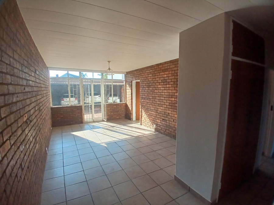 To Let 2 Bedroom Property for Rent in Annlin Gauteng