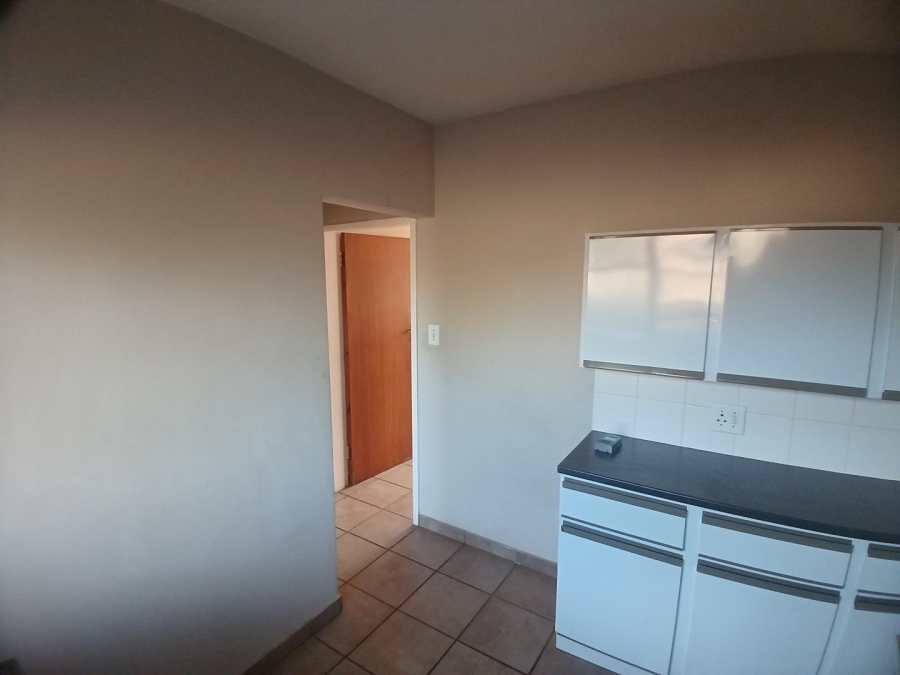 To Let 2 Bedroom Property for Rent in Annlin Gauteng