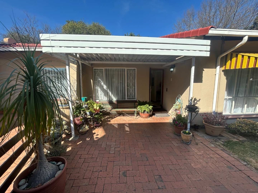 3 Bedroom Property for Sale in Brackendowns Gauteng