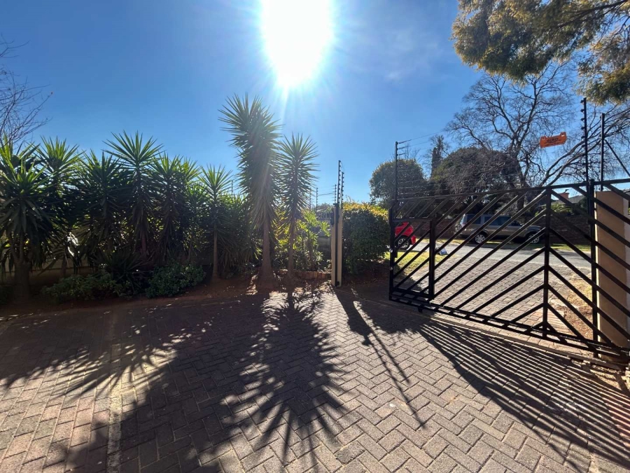 3 Bedroom Property for Sale in Brackendowns Gauteng