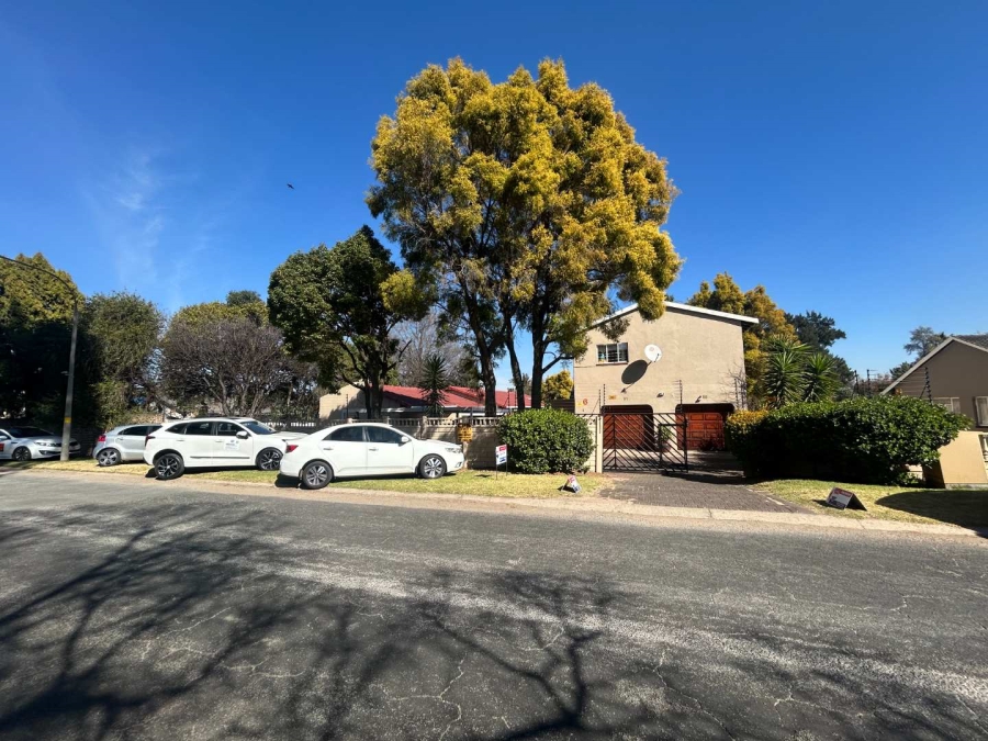 3 Bedroom Property for Sale in Brackendowns Gauteng